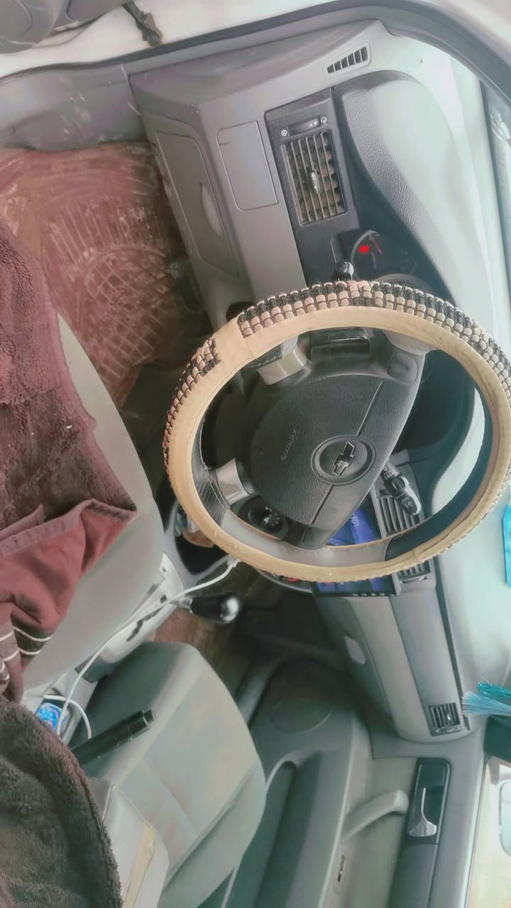 السلام عليكم اوبترا  موديل 2011 سعرهه 78 رقم بغداد بسمي مكان بغداد بيهه قطعتين وحده تبديل وحده صبغ ***********
