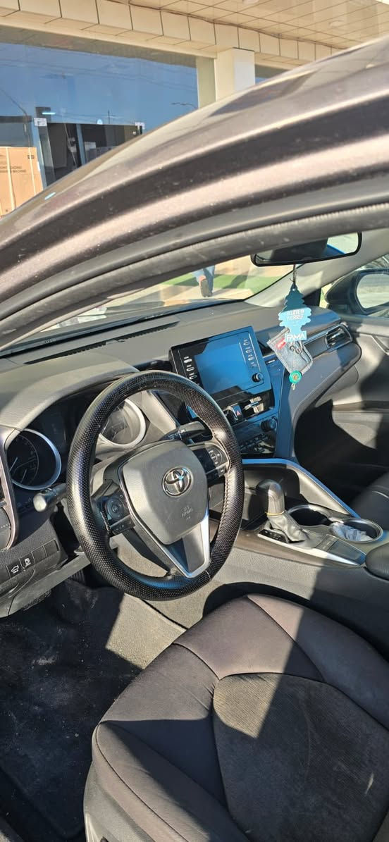 سلام عليكم 
TOYOTA CAMRY 2022 LE 
-رادار امامي 
-تحديد ميسار 
-الارباگات 100‎%‎
-ويل كب بلادي 
-لايت ليد زينون 
-كشن كهرباء  
-سنوية و هزة كامل جديد

-السيارة مرقمة اربيل شرط تحويل 
-السيارة مكفولة من ضربة مدخلة بكلين. بس طلع على اربعة قطعة كلير امريكي بل صفحة جهت سائق. شرط بدون دواخل بدون إرباگ فقط رشة كلير. 

-سعر /  185$ و مجال 
-عنوان /  عقرة 
-رقم الهاتف /  ‭0750 404 3191‬
