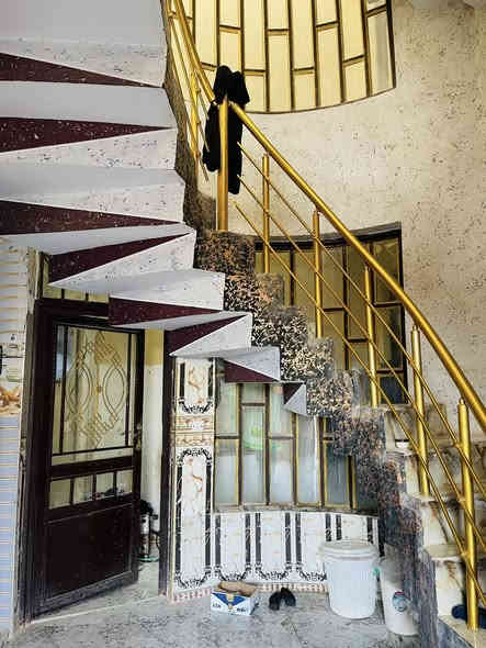 #للبيع 
مشتمل مساحته 100 متر مربع طابو ملك صرف 

الموقع // ديالى بعقوبة باب الدرب قرب مدرسه مريم 

المشتمل طابقين كامل 
بناء حديث 
الأول // استقبال ومطبخ وصاله وغرفة وصحيات 
الثاني // صاله وغرفتين وصحيات 

السعر $
للاستفسار الاتصال على الرقم 
او مراسلتنا عبر الواتساب 
***********

للنشر على البيج فقط مراسلتنا
#عقارات #اخبار #عقاراتي #بيع #قطعة #اكسبلور #ديالى #بيت
