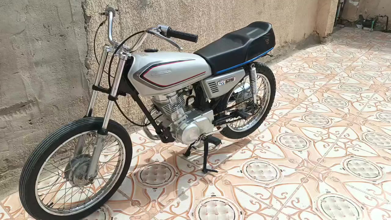 نامه للبيع محرك جديد دراجه نضيفه خير من الله سعر 575 بيها مجال والشراي يدلل عنوان عماره ***********
