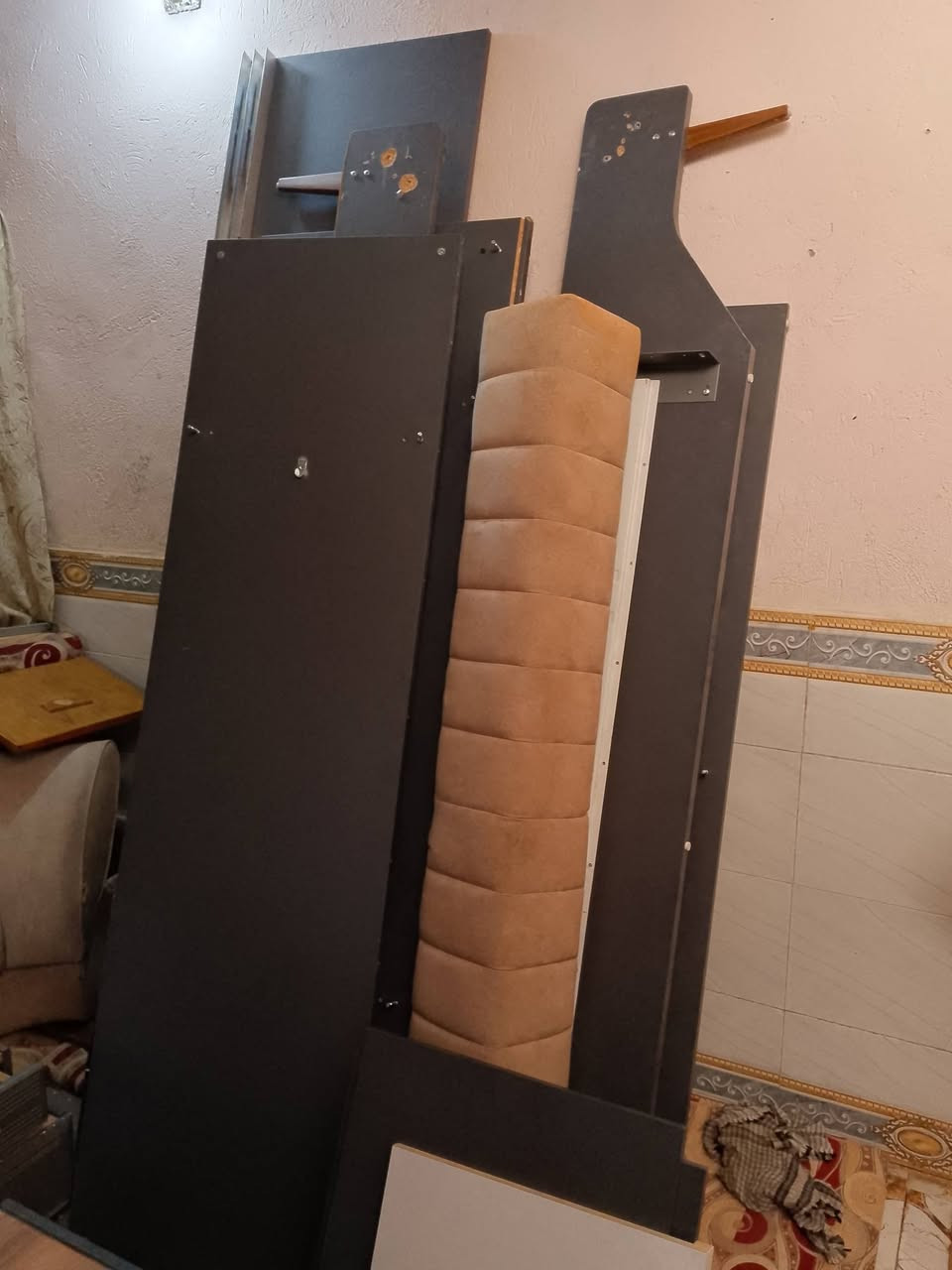 *********** غرفه للبيع كامله
