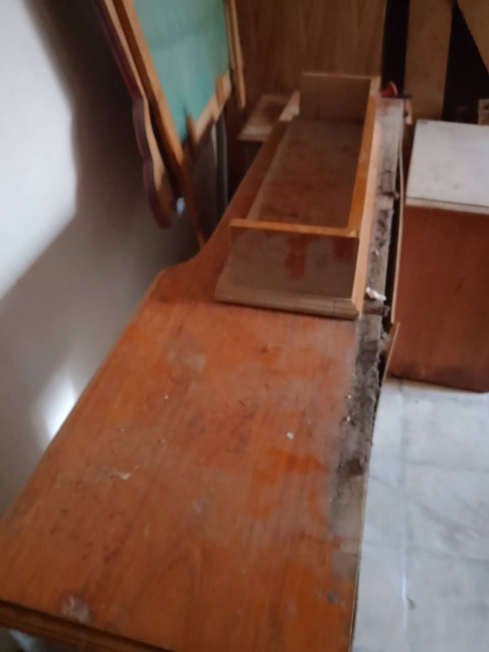 سلام عليكم غرفه نوم ام الخمسه بيبان بدون ملحق  صاج عراقي مفصخه نضيفه من الصدعه  والضربه الاعنوان حي اور  لاتصال ***********
