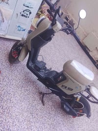 دراجه شحن R9 جديد مابيه اي نقص سعر 400 بيه مجال رقم الهاتف 07838788156