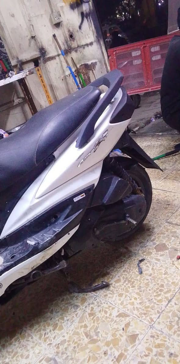 السلام عليكم سكنس فحل كابريتر ما نقصهة شي بس ترتيبات بسيطه للبيع او مراوس السعر 450 مكاني بغداد العبيدي الرقم ***********
