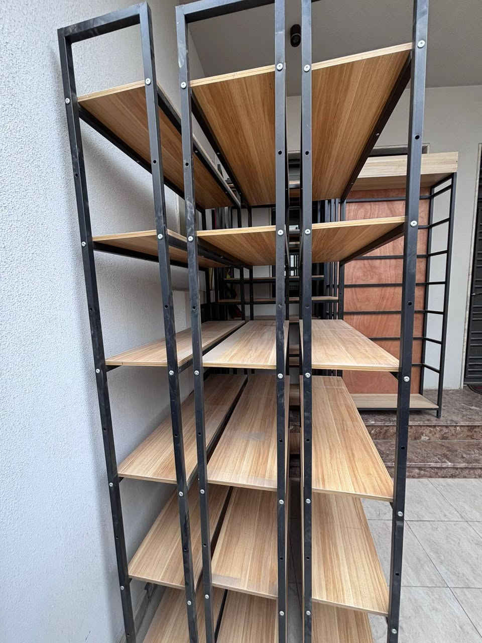 الميز  سعره 50 الف
 
الرف الوسطي سعره 140 الف

الرف / عرض متر  سعره الواحد 100 الف عددهم4 

الرف / عرض متر و20 سانتيم 
سعر الواحد 125 عددهم 2
للتواصل 
‭0780 462 7608‬
