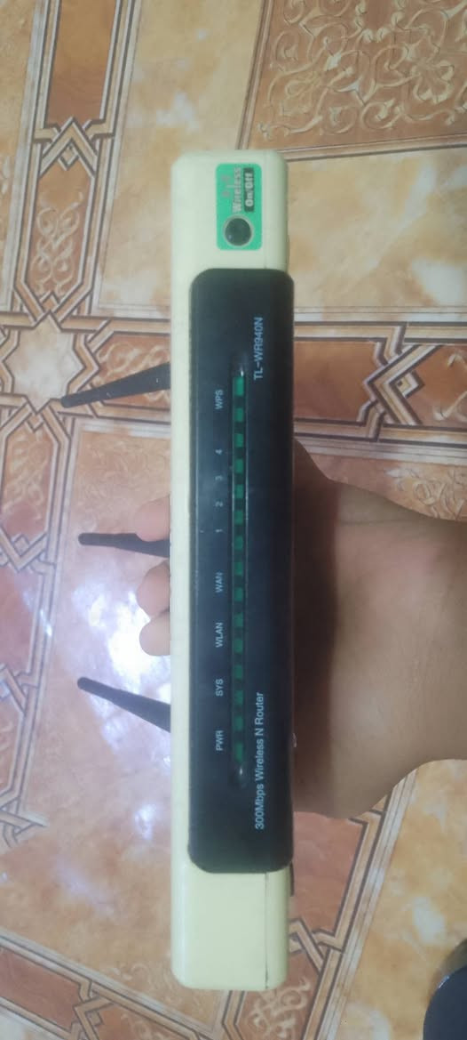 السلام عليكم 
راوتر اسود من شركه هواوي سعر (25) راوتر ابيض من شركه TP-LINK سعر (20) محوله راوتر ضوئي سعر (5) صحن مال نت سعر (30)  مكاني البصره المعقل للتواصل (***********)

