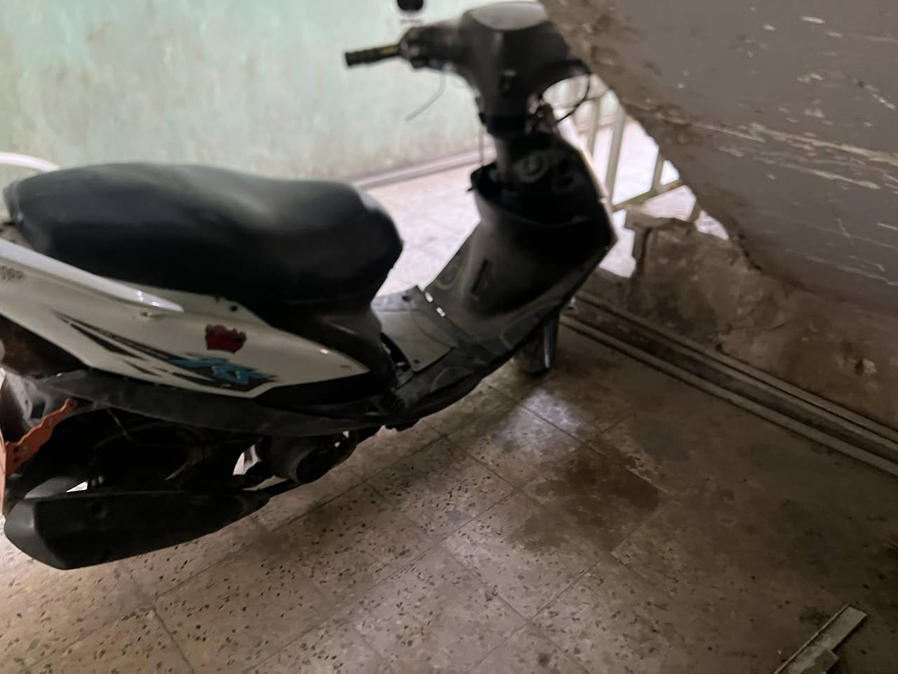 السلام عليكم ماكس عدله نضيفه مامفتوحه ضفيره جديده عقل بلادي سلف و هندر تشتغل دراجه نكره خير من الله و آكلج خلفي رياضي أشاير كهرباءيات شغاله من الطول للطول دراجه نضيفه نقصها بس كفرات كفراتها تعبانه و***********موجود واتساب السعر 550الف
