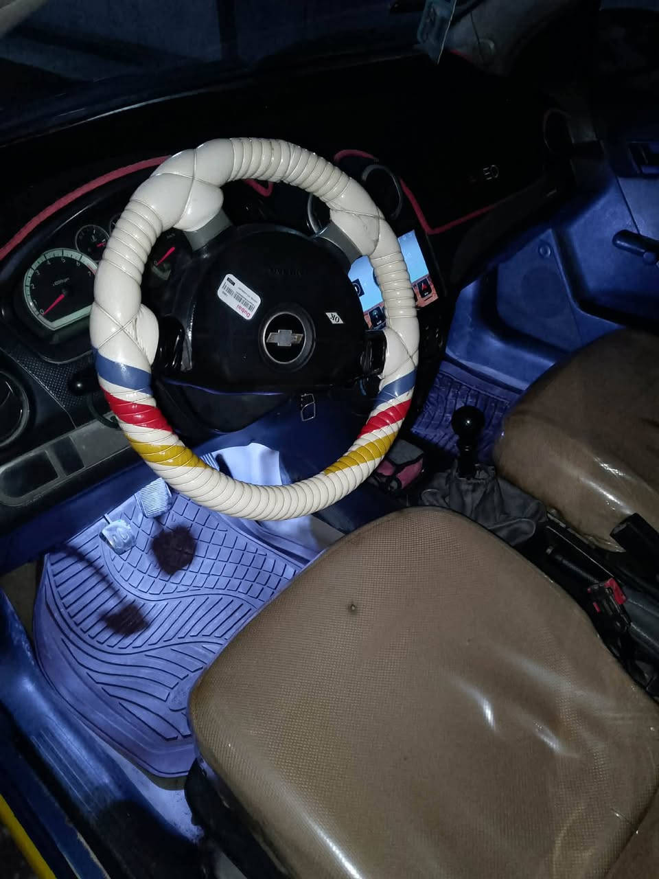 سلام وعليكم افيو موديل 2009 رقم نينوى دولي سنويه لل 2035 الشرعي يبيعك للاستفسار اتصل ***********محرك  كير شرط محرك دبل
