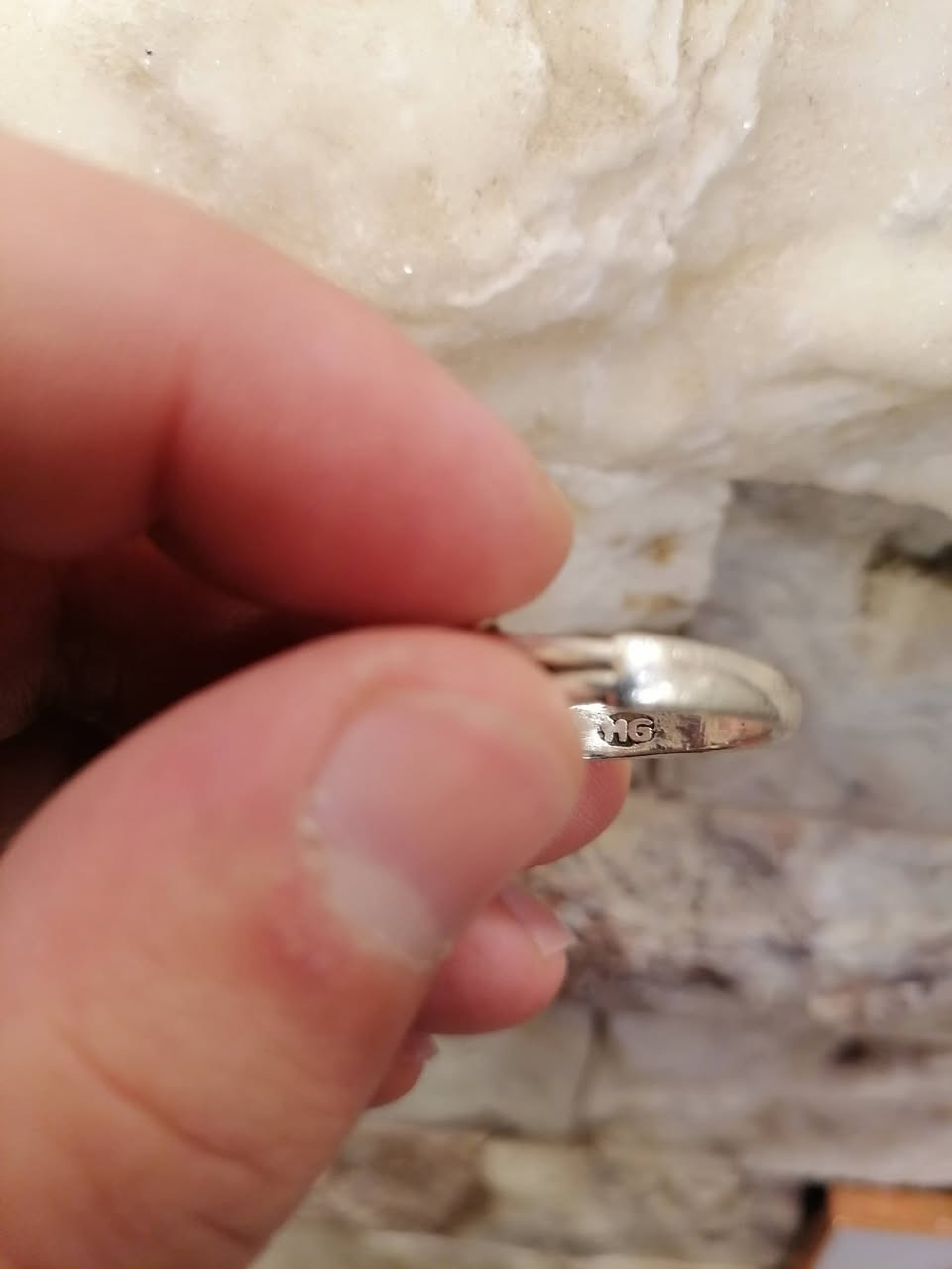 السلام عليكم
محبس فضه 925 من حجر الياقوت الأحمر أفريقي
محبس صياغه يدويه وثكيل
قياس محبس ٢٠
المكان النجف الاشرف ويوجد توصيل


**إذا كنت صاحب هذا الإعلان وتريد حذفه لأي سبب، رجاءا أرسل رسالة إلى الدعم الفني**