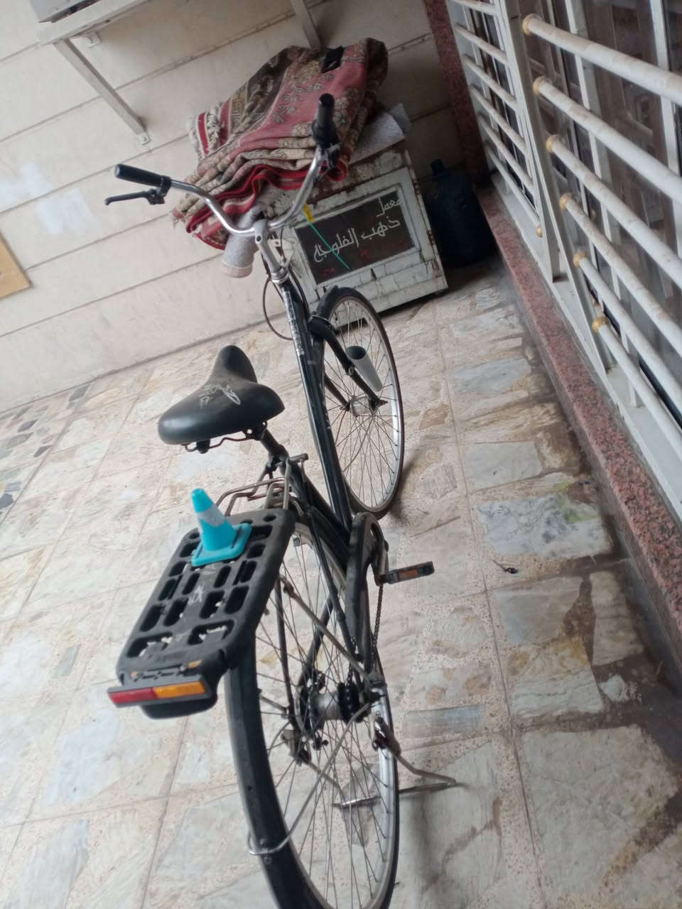 اسلام عليكم بايسكل للبيع نضيف بمعنه الكلمه 2015 حساس امامي خلفيابريكات شغاله ناقصه بريك خلفي حجم 27 بايسكل ابلادي كير دفنبوري قلاب كشم كاسحه أم الجرار كبوس ازرق فسفوره برجستون اكلاص شمسيه السعر 110 وبي مجال حك الحيه هوه والغراض130 بدون غراض110 مكان بغداد العامريه *********** بي واتساب
