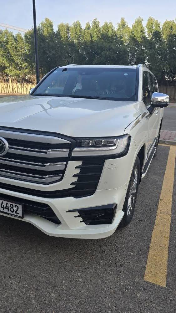 تحيه طيبه 
للاستفسار اتصال على الرقم *********** 
للبيع لاندكروز VX LIMITED  2024   
تنفس طبيعي 4000cc 
مواصفات فول الفول دبل رادار حساسات امامي وخلفي  كراسي حار بارد كراسي خلفيه تبريد داخل احمر  سقف كنتاره اسود 4 كامرات كرسي ذاكره ميمور 3  وضعيات نفس ال vxr  ترحيب شعار لاندكروز بالابواب ابواب شفط صندوك شفط  نظام صوتي jpl  فتحة سقف 
كراسي خلفي كهرباء شاشات بلاد دفن  
دفع رباعي 
السياره جديده بحالة الوكاله كفاله عامه من اي ملاحظه بدون نكراش بدون تنميل بدون تكحيل ماشيه 16 الف كيلو قابل للزياده جميع الاغراض والعده مامستخدم كلشي على وضع الشركه البرده والهوك والهتفونات وباقي الاغراض على وضع الشركه مامفتوحات  رقم بغداد دولي بأسمي تحويل مباشر  مكاني بغداد حي العدل
للاستفسار عن السعر وباقي التفاصيل  يرجى الاتصال على الرقم *********** بغداد, العراق
