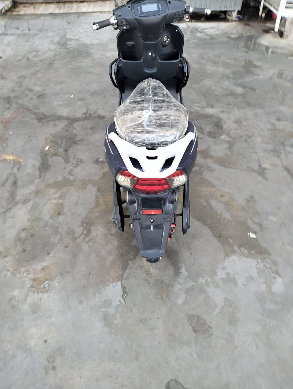 دراجة للبيع  العنوان بسماية
المواصفات  8باتري  20امبير 
السرعة 100
ملف المحرك 2500واط 
تمشيك بالشحنة الوحدة 85كيلو 
للااتصال ***********
الرقم الثاني ***********
السعر  1250.000وبيها مجال
