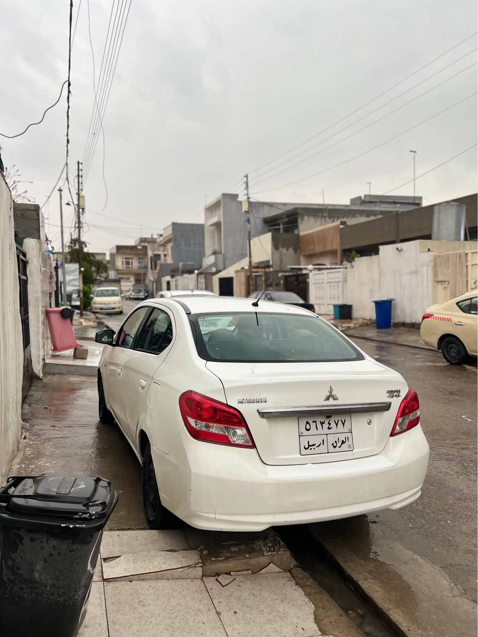 میراج مۆدیل ٢٠١٨ 
یەک پارچەی سبوغە بەبێ داخلی و بەبێ ئەرباگ
دوو سێ جێ ساردی هەیە لە قەلبی سەیارەکە بێ مەسروفە لە هیچی نەقس نیە 
گێر و مەکینە و تەبرید و بەناو کردن هەمووی بەشەرت
نرخی ٨٢ مەجال رەقەم مۆبایل:*********** أربيل, العراق
