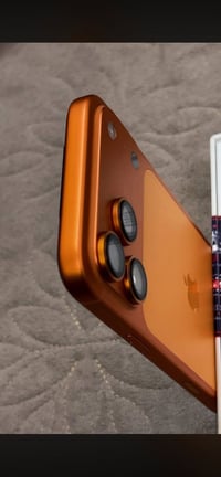 17 برو ماكس بطارية 100 مشحون 42 ممفتوح جديد السعر 2100 بي مجال رقم 077...