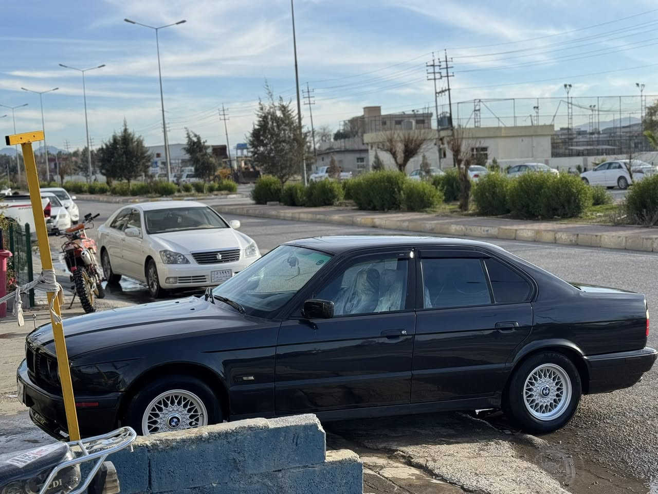 سڵاو بێئێم 525تۆ ماتی کمۆدێل 1992کامل کراوە بە95ئاڕمی پلاستی کی هەولێر ئاڕمو ئەوە لیاتو موسو بڕاوەی بەشەرت  پێشپان جام کارە با ناو فۆرمی کادەبڵ ئێرباگ دەبڵ جەگ مەج شەشکەلە  سوکان فۆلیۆم  گێڕو مەکی نی بەشرت کارە بای هەموگیانی ئیشە کا تازە پێشو دوای داگی راوە تەبرید ساردو گەرمی مەزبوت  دەعخو لێدراوی نیە سەیارە کە دەرو ناوی لۆکە 
نرخ 55گەڵاو مەعامەلە گەر موشتەرینیت سەری خۆتو منیش مەیەشێنە 
ژم*********** واتسئەپو فای بەری شی لەسەرە 
شوێنزشارەزور هەڵەبجەی تازە
