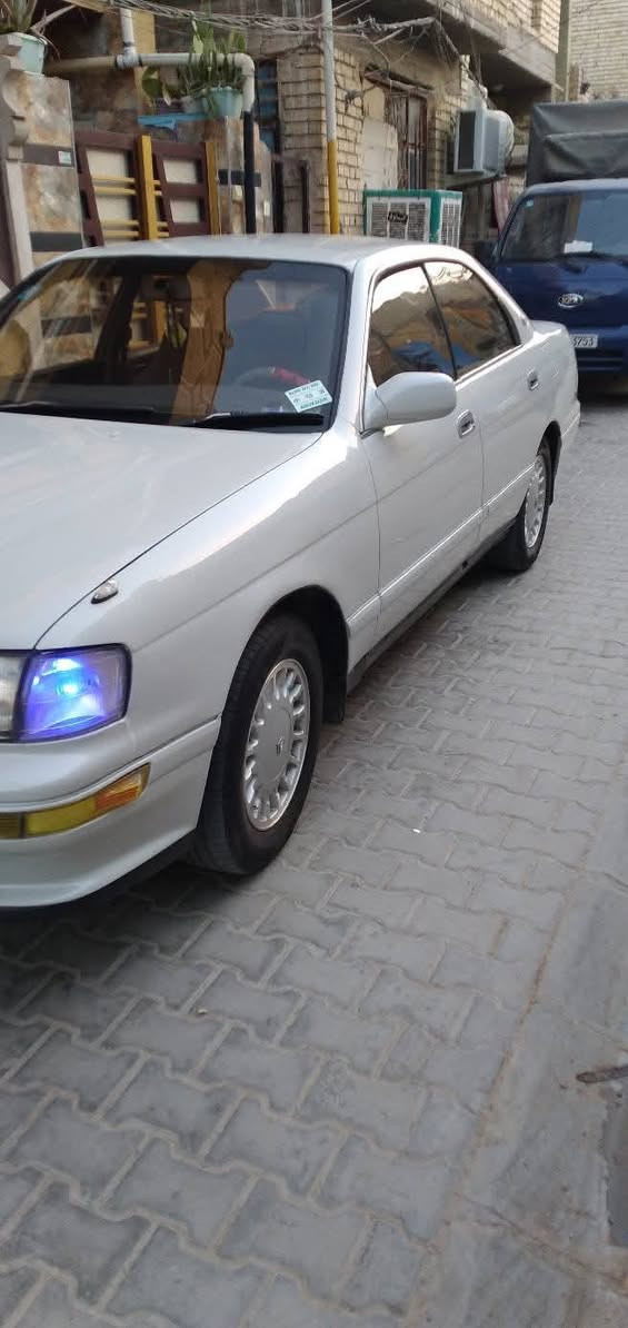 السلام عليكم بطة كراون موديل 94مكفولة كص ونقل جثه مصبوغه عام مكينه وكير مكفوله حداديه امامي وخلفي جديد تخم تاير جديد بطاين شرط نظاف السيارة نقصه بس تبريدالسعر 65ورقه الشراي يتصل على الموبايل ***********ملاحضة السيارة باسمي
