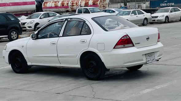 نیسان سنی كۆری ٢٠١١ گێڕ تۆماتیك
دوو پارچەی بۆیاخە
لای دبەی ئاوەكەی یەك تۆز ناوی گرتوە ڕەسمیم داناوە
سەنەوی بەسەر چووە
بەشەرتی گێڕوموكینە تحویل غرامە وتبریت و سەدر
سعر  ٩٤$
شوێن كلار
ژ.م ‭0775 977 6067‬
*********** كالار
