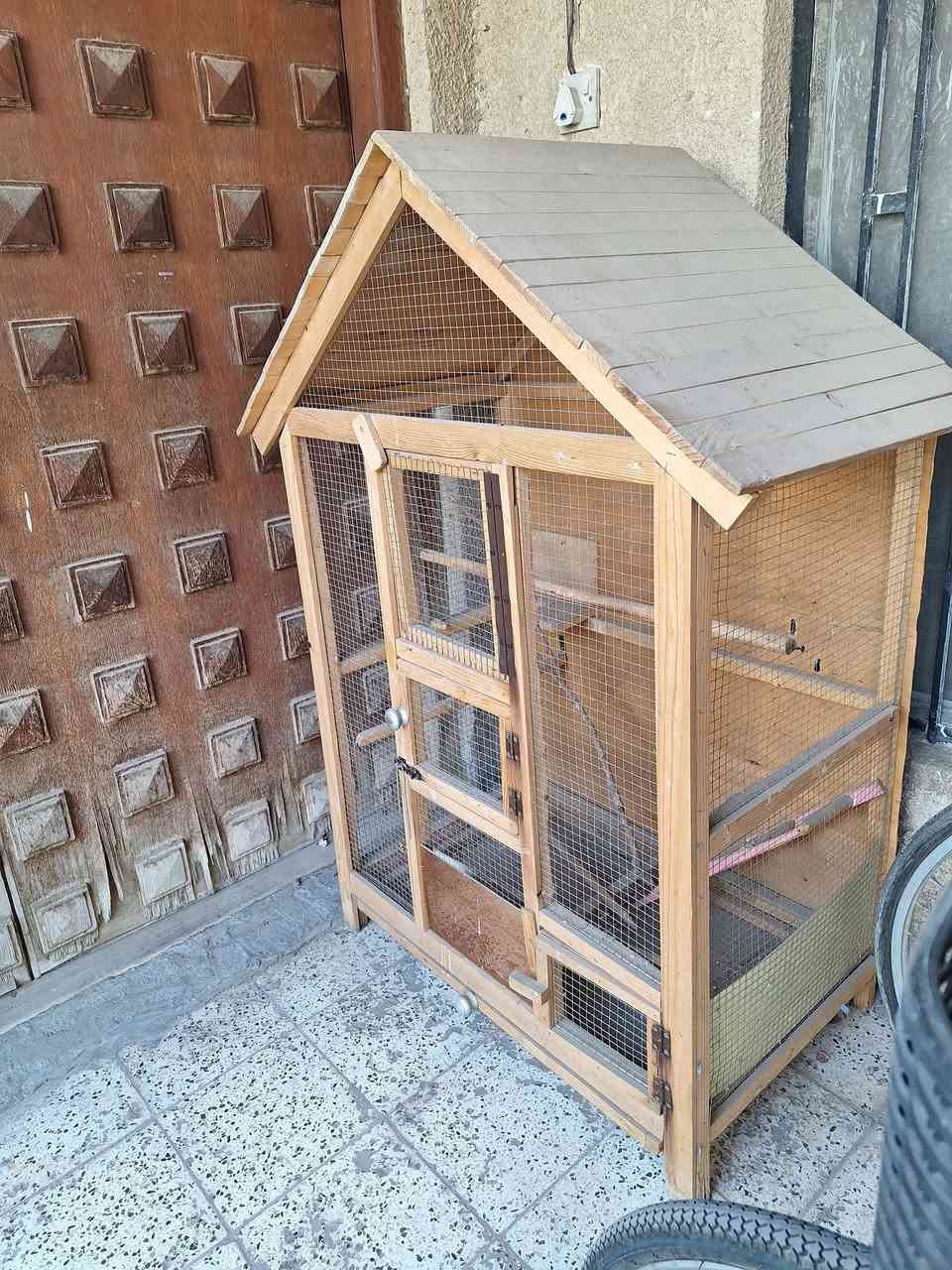 السلام عليكم
قفص للبيع 
باقي التفاصيل بالتعليقات


**إذا كنت صاحب هذا الإعلان وتريد حذفه لأي سبب، رجاءا أرسل رسالة إلى الدعم الفني**