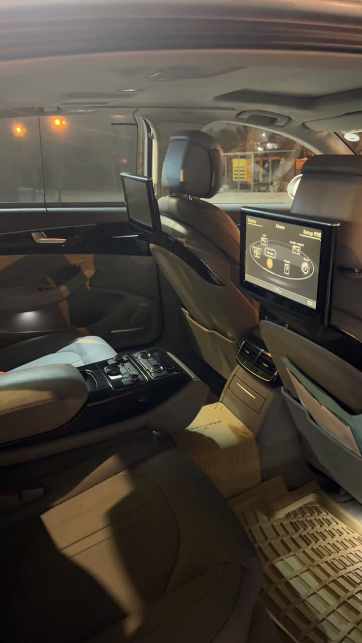 للبيع اودي A8L موديل ٢٠١٣ ماشية ١٤٠ الف محرك ٦سلندر سوبر جارج قطعه وحده صبغ جاملوغ خلفي فقط بدون ايرباك 
سعر ١٧ الف 
***********
