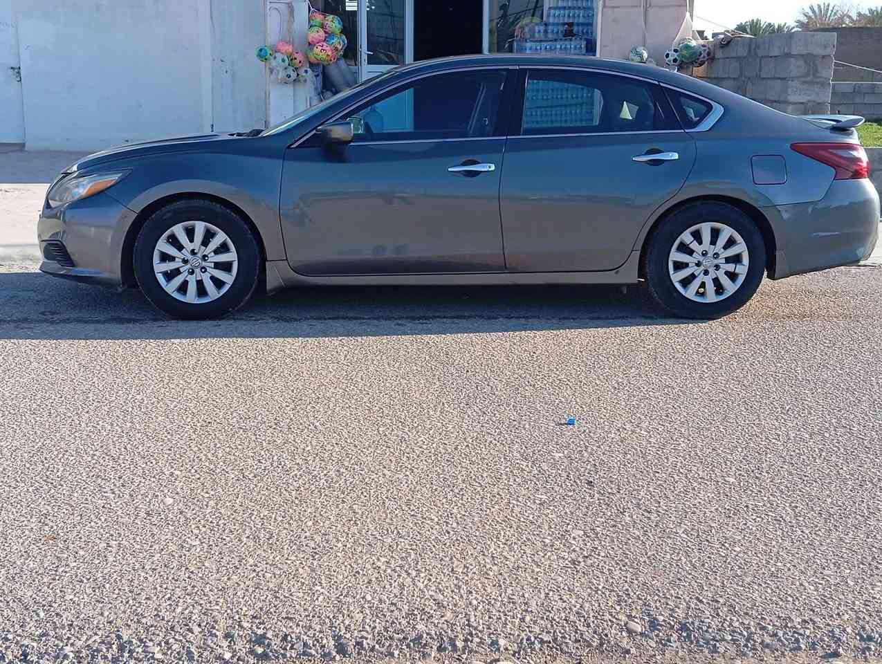 السلام عليكم اخوان 
التما موديل ١٨ S سيارة حلوه ومرتبه  وارد امريكي ضررها جاملغ وبنيد  مبدلات  بدون الغود ولا شواصي كهربائيات  كير مكينه  كلها بشرط  والسونار موجود تدفئة تبريد كلهن شغالات السيارة شرط التحويل 
السيارة تخم تاير جاهزة كاملة متصرف عليها فلس
السعر. ١٢٢. وبيها مجال للطيبين 
اتصال ***********
