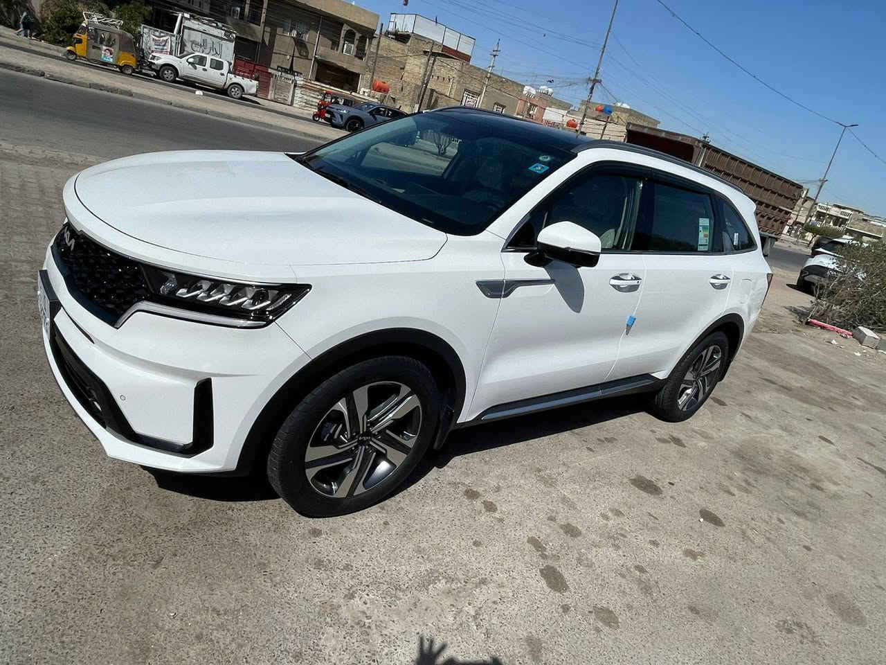 السلام عليكم سورنتو 2023 فول أعلى فئة واحد على واحد كفاله عامه بدون صبغ وبيها سونار المندلاوي حاليا بيها طخه باب الصدر كما موضح بالصور السيارة ماشيه 34 الف السيارة جديدة بحيث الطخه ممصلحه على وضعها مكاني بغداد بيع فقط السعر 31 بيها مجال بسيط السيارة رقم بغداد دولي باسمي هاتف ***********
