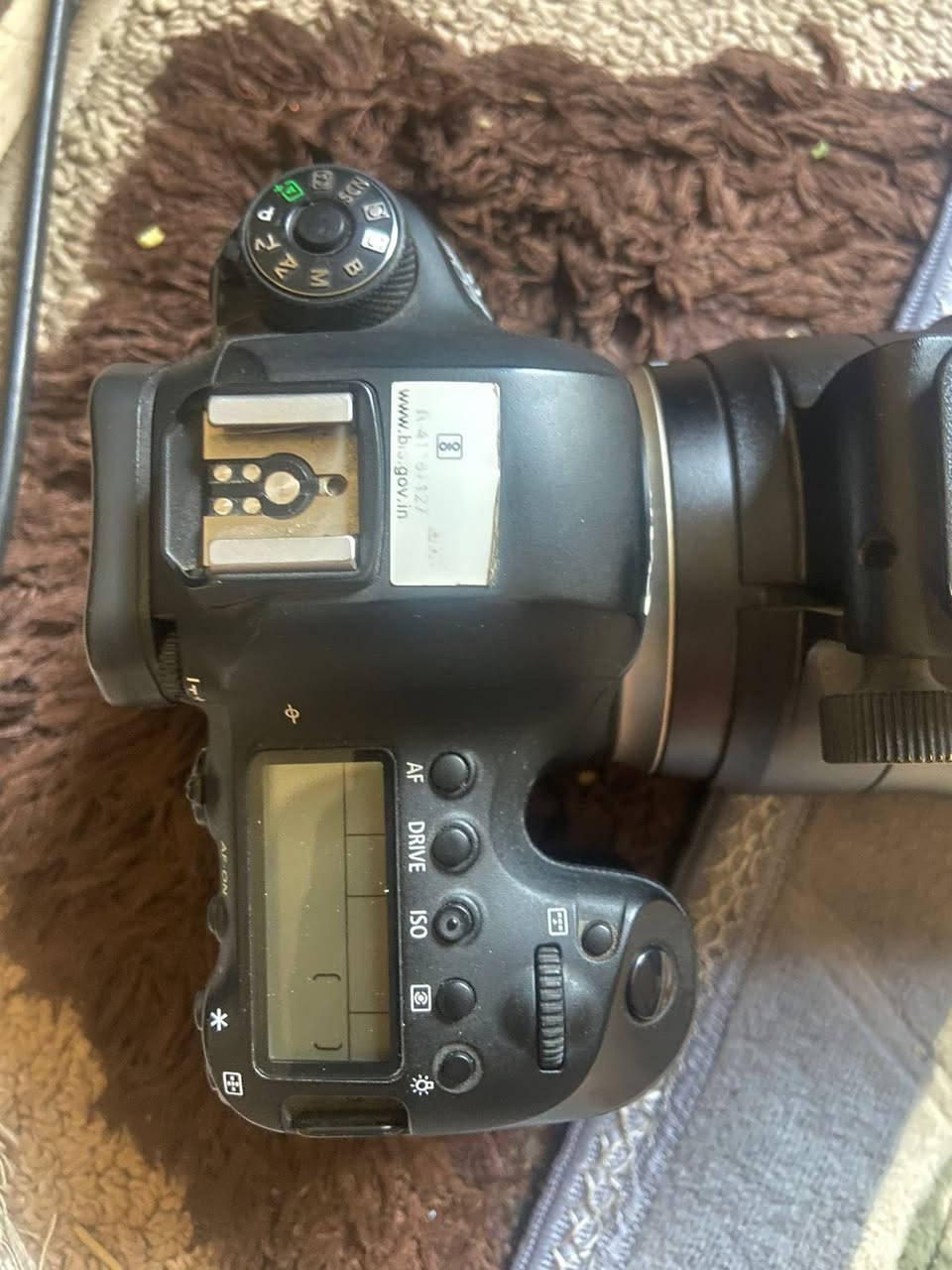 سلام عليكم كامره كانون D6 عدسه ٧٠/٢٠٠ فتحه ٢.٨ مكان بغداد الحريه ***********
