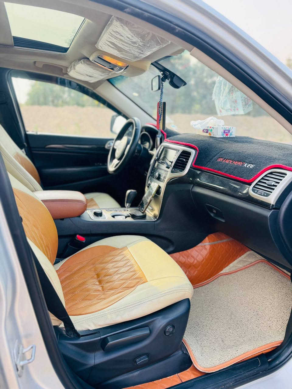 جيب موديل 2013 اعلى فئة

خليجي كفايه عامه

كير مكينة كفالة ممفتوح

اللون /سلفري

المواصفات :———

بانورما فول

رادار جانبي / يمين & يسار 

كشنات تدفئة

شفتات استيرن 

بريك اوتو 

كشنات جلد & شاموه
 فول & تدفئة ستيرن

نظام البانزين / Eco & Sport

بصمة تشغيل عن بعد

شاشة كبيرة متحركة 

مداخل / AUX & USP

المحرك / 3600 

الصندق كهربائي 

حساس خلفي 

مكان سيارة كربلاء 

 الاستفسار ‭***********
