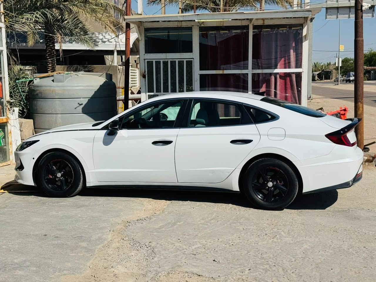 سوناتا 20 وادر أمريكي بيها باب وجاملغ الايمن 
مكينه 2500 لاتنقيص ولا تبخير ولا فتح
رادار و تحديد مسار إيقاف ذاتي سايد بريك بصمه
جنطه بصمه 
مود درايف تربع انظمه
لد نهاري أمامي
اشاير بالمرايه
السعر 147 وبيها مجال 
السونار مرفق مع الصور 
مكانها نجف 
***********
