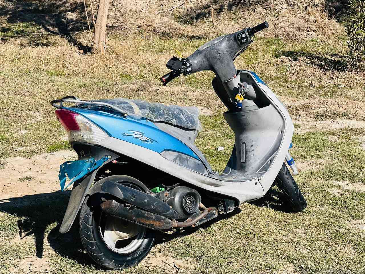 السلام عليكم ماكس منغولي لو سمائي دراجه لا تنقص ولا تبخير ولا تدخين مكينه ناعمه دراجه نكره سلف بوشه 49 دراجه بلادي كلها الملاح كلش حلو الدراجه فقط مراوس ب ماكس عدله المكان الديوانيه الحمزه الشرقي رقمي ***********
