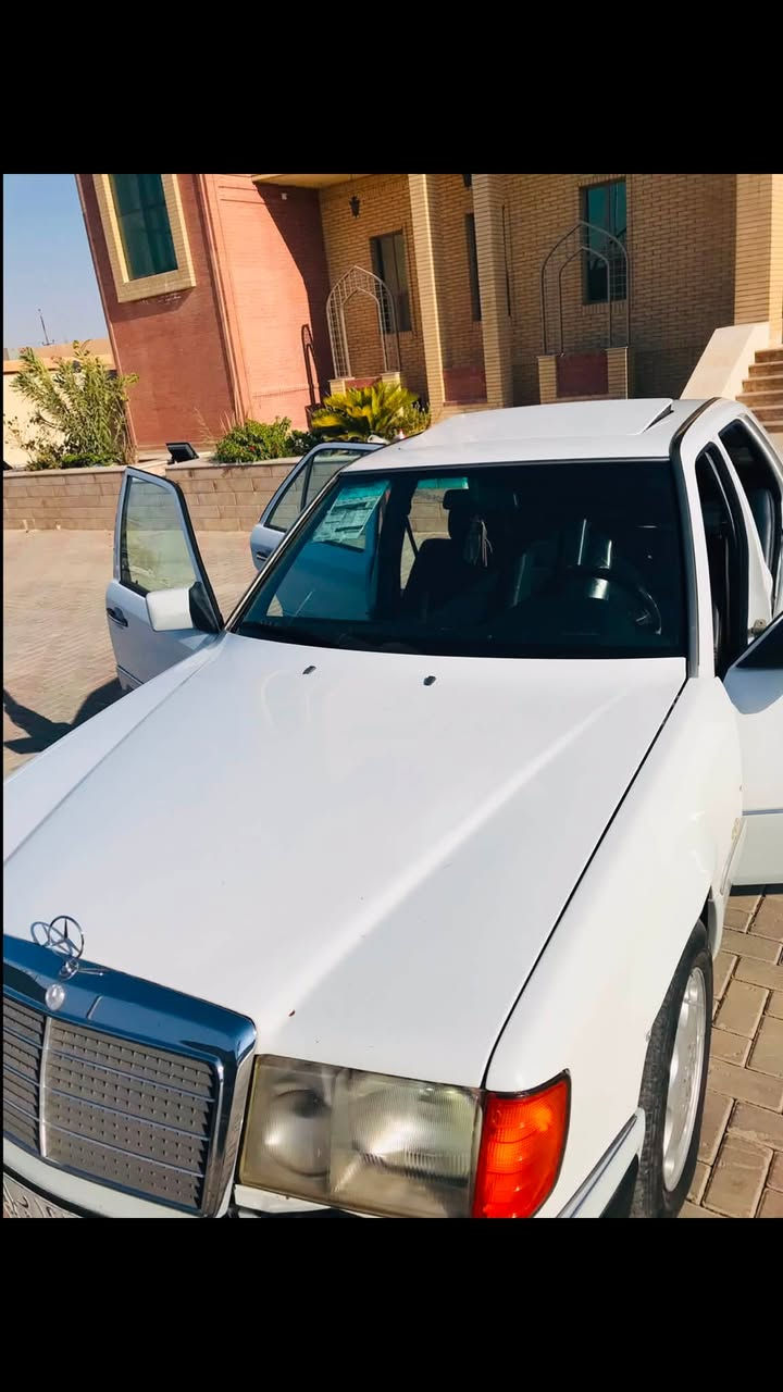 بسم الله ماشاء الله  السلام عليكم مارسدس دب 300 🇮🇶Eموديل 88محدث 90 رقم بغداد  الماني مشروع وطني شرط التحويل مصبوغة حزام تبريد ثلج ❄️ 🧊 محرك بلاد3000عنكبوت شرط لاتنقيص ولاتبخير الكير بي تئخير بل نمر شوية ومايضر دواخل شرط بدون خياس بدون ضربة صدر امامي خلفي شرط 
المواصفات .
كشنات كهرباء 
فتحة 
سنتر لك 
سبير مانازل 
اريل كهرباء 
لون ابيض الثلجي فول 
عدات الطبابة مانازله 
قرص الشركة مارسدس 
هورن مارسدس 
مروحة مال الشركة 
كشنات جلد لون نيلي 
لايت زنون 
اشاير اربعة 
تحكم تجوات الخلفية 
مسجل اربعة بوب شركة 
الختام واحد كلة مارسدس 
الجك مال الشركة فول مواصفات 
السعر 85وبيها مجال للشراي والجناية 🇮🇶
الاستفسار اكثر الاتصال عل رقم 
***********
