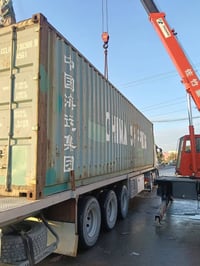 حاويات للبيع طول ١٢متر ٤٠قدم العاليه ام الفسفوره مكانها بغداد الطالبيه...