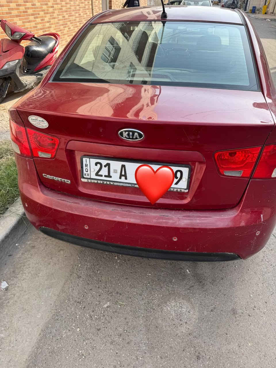 سلام عليكم سيراتو موديل 2010سياره خليجيه مابيه ضربه مصبوغه حزام بدون دواخل بيه سونارين بأسمي رقم دولي سليمانيه سنويها لل 2030 هزه جديده كير ومحرك وتبريد خير من الله كهربائياته كله شغاله حساسات خلفيه سياره مال بيت السعر 85 الرقم ***********
