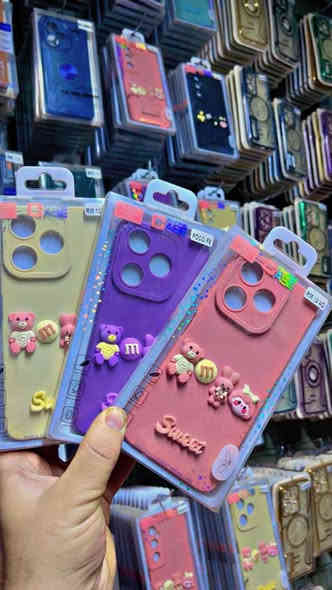 عرض خاص ارخص من سعر الجمله احدث انواع الكفرات سعرالكفر 400 دينار ملاحضه جمله فقط توصيل لجميع المحافضات ***********
