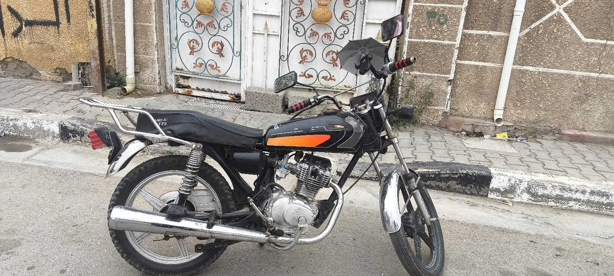دراجه ايراني للبيع سعر 300وبيها مجال محرك 125 4كير لاتبخير لانضوح مكان بغداد الحسينيه مال راشديه *********** متوفر واتس اب
