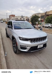 جيب كراند شيروكي 5 راكب 2024 بلكن هايبرد وشحن وبانزين شاشة كبيرة  رادا...