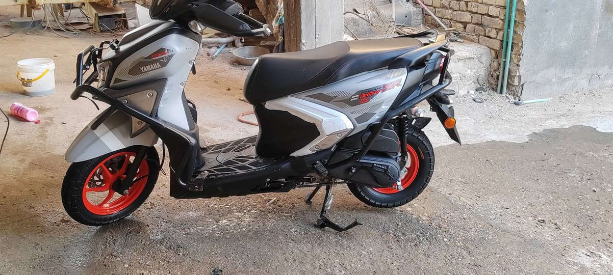 السلام عليكم.
Yamaha ZR
دراجه زت آر موديل 2023. مكفوله وجديده
الدراجه أوراق اصولي تترقم مثنى
دراجه كفاله عامه.
 الاستفسار ***********
