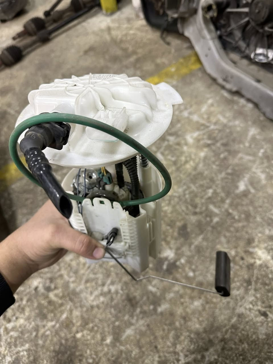 السلام عليكم 
تم بعون الله 
وصول غراض دوج كرفان حديث 
محركات + كيرات 
سلف + داينمو + كمبريسر + واتر بم 
مروحه + راديترات 
غراض صدر جديد ضمان 6 اشهر عله كل منتج 
فيت بم تفصيخ 
ماصده جديد + مستخدم 
براد دهن فافون ضمان 6 اشهر جديد 
متوفر توصيل جميع المحافظات 🚚
*********** / عبدالله جمال 
العنوان بغداد ساحت الطيران ثاني فرع يسارآ داخل كراج المسعودي @إشارة
