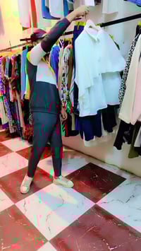 ملابس • للبيع • عرض