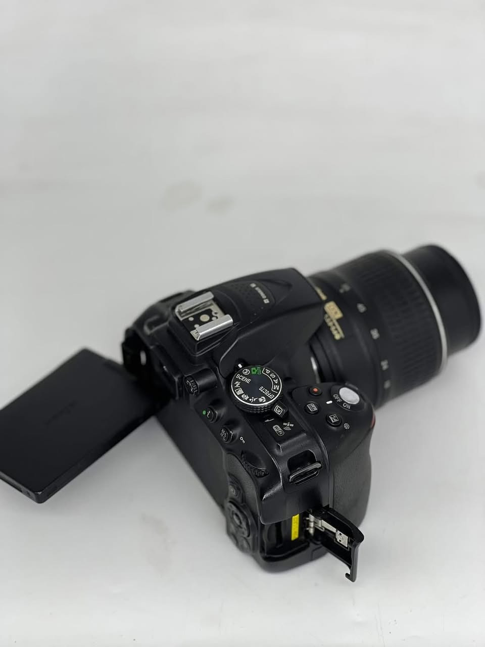 كامرة نيكون  (💣 ✨5300D 📸💣) نضافه 99/100 كامل ملحقات
شاشه قلابه 360 درجه📸

1حقيبه✅

2- حزام كتف✅

3- شاحنه اصليه  ✅

4-بطاريه اصليه عدد 2 ✅ 

السعر (⬅️350➡️)


**إذا كنت صاحب هذا الإعلان وتريد حذفه لأي سبب، رجاءا أرسل رسالة إلى الدعم الفني**