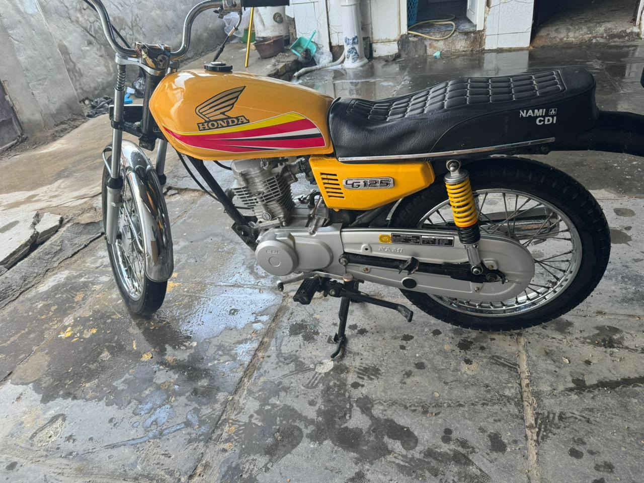 سلام عليكم دراجه للبيع ارشه موديل 15  شوفت عينك نضفته اوراق اصولي مو سكنر العنوان شارع الزهور السعر 500 وبيه مجال للطيبين الرقم ***********
