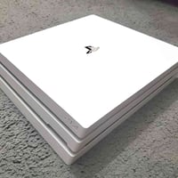 بلي 4 برو مهكر نظام 9.00 باندل ابيض نضافه 100 بالميه وياه 2 جوستك بي 1...
