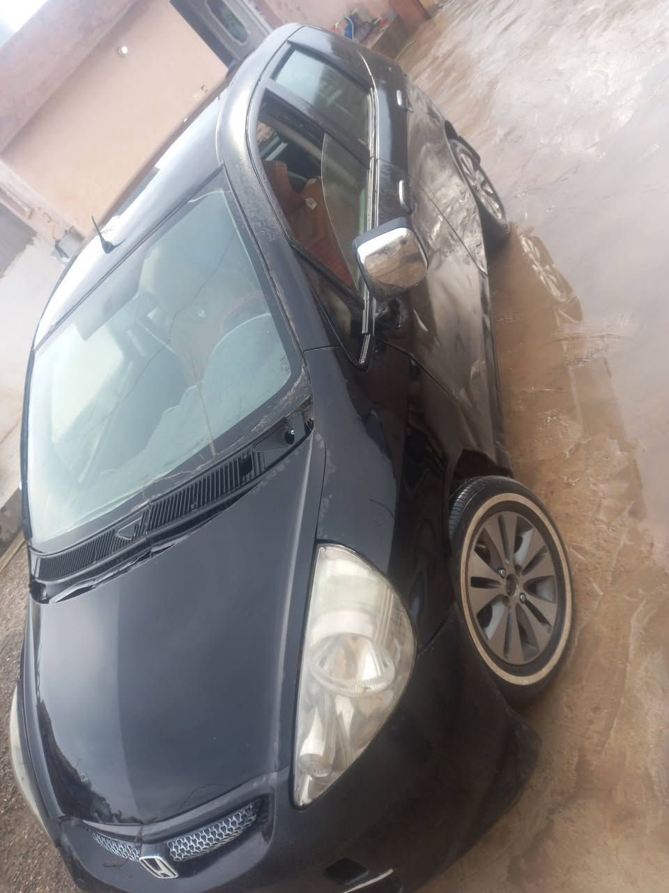 مكلف بنشر هوندا منفيس موديل ٢٠٠٨ السعر ٢٥ ورقة وبيها مجال ومراوس هم يرهم ***********م
