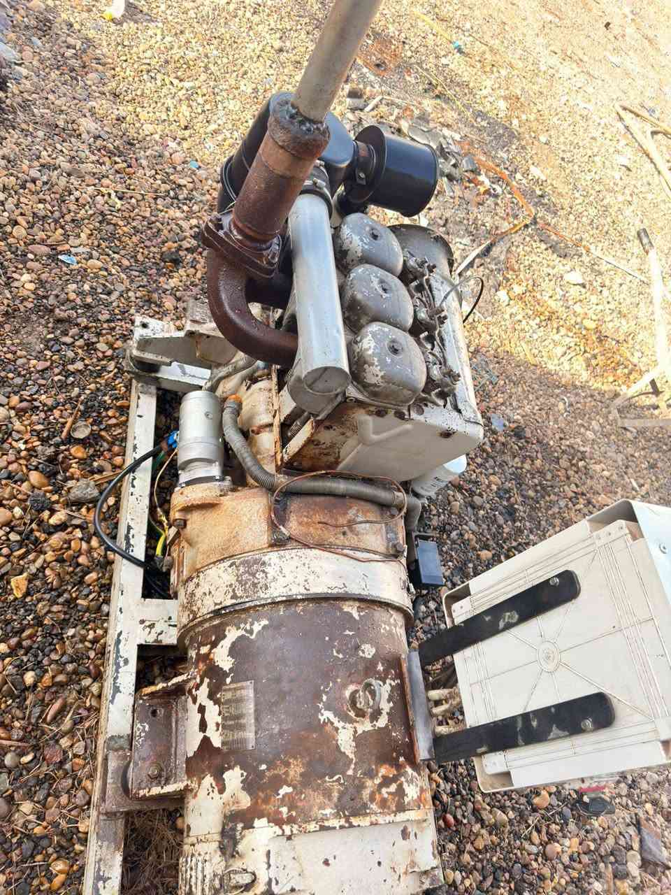 بسم الله الرحمن الرحيم .  
مولد دويز 3 بستم 30 كيفي طبك بلادي سنكل فيز 
على وضع الشركة مامفتوح 
مع جهاز برودكشن كامل اطفاء وتشغيل اوتو مع ربط الحماوة والدهن كامل 
مع جهاز اطفاء عند قطع القوايش 
للاستفسار 
***********
مكاني اطرف بغداد منطقة ابراهيم بن علي
