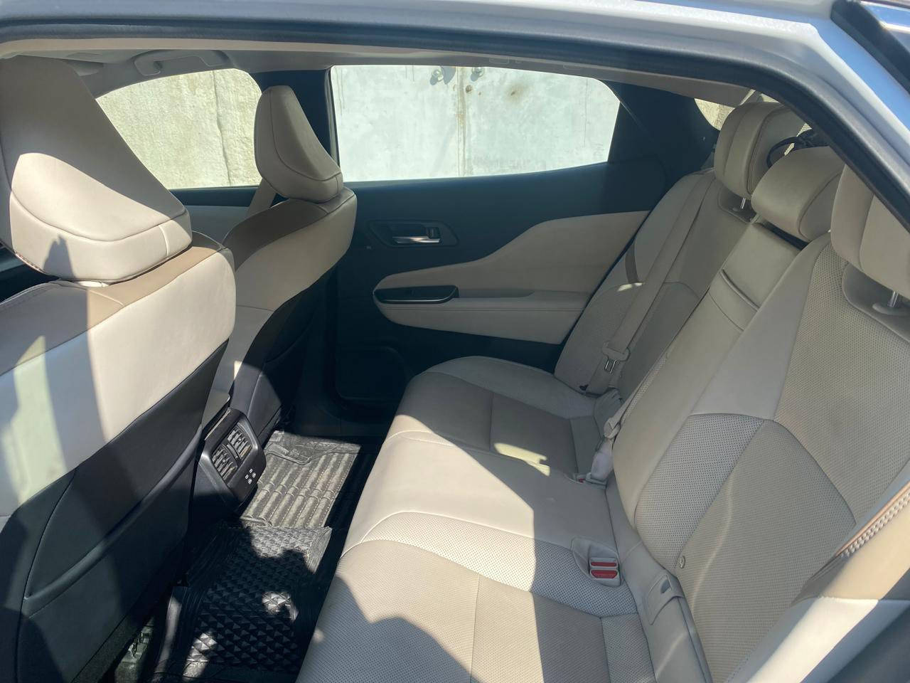 سلام عليكم كروان موديل 2023 خليجي فول موصفات ***********
