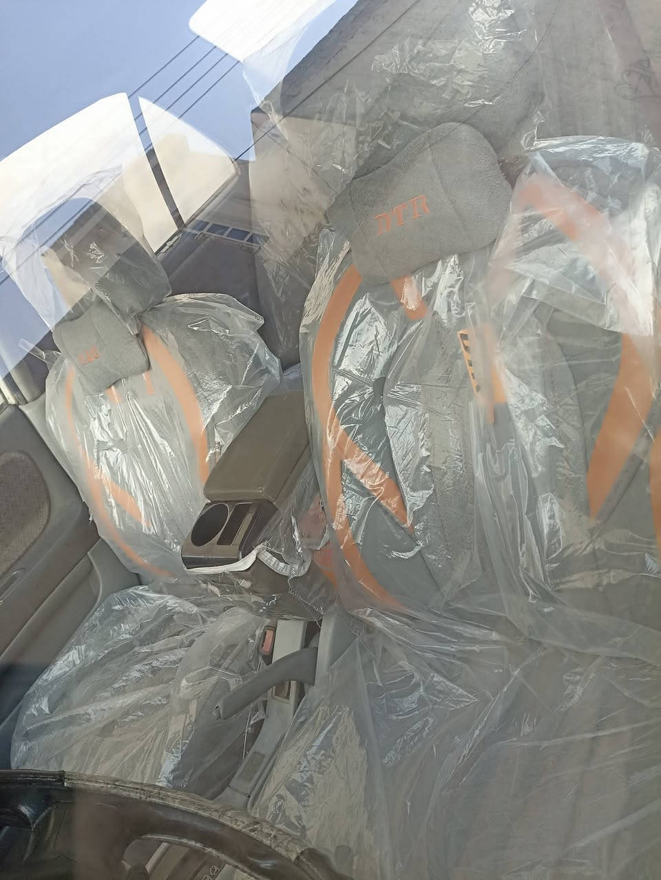 السلام عليكم براتون موديل 2004. مصبوغه حزام تخم تاير جديد باتري جديد تبريد تتفئه سعر 52 بيهه مجال قليل هاتف***********
