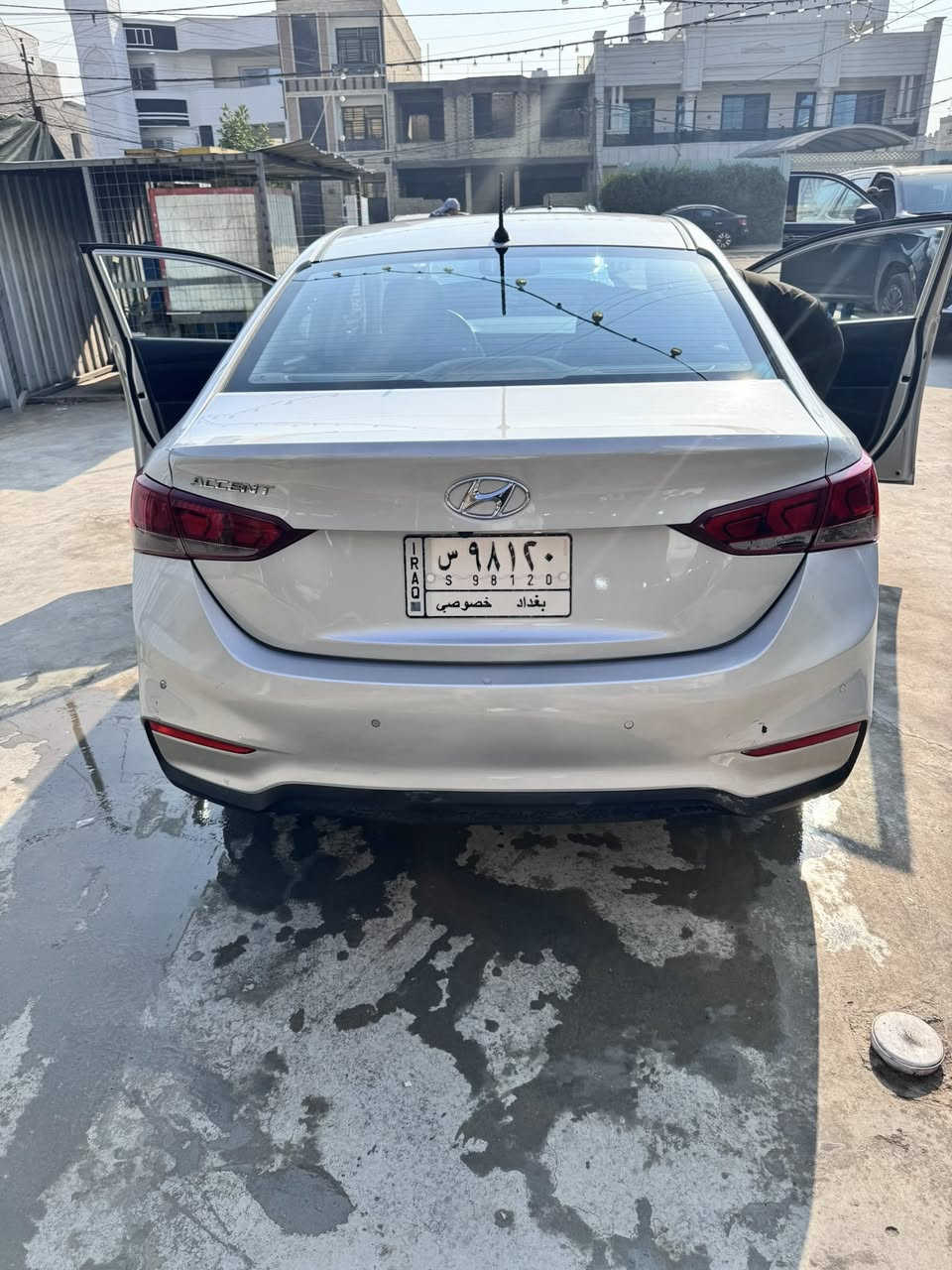 السلام عليكم  سيارة أكسنت موديل 2020 اللون فضي ماشية 70 الف وارد امريكي محرك دوش  1600 بأسمي معوقين باقيلها سنة حادثها جاملغ امامي ايمن فقط وبيها قطعتين صبغ اهنا بالعراق .
السعر 11 الف وبيها مجال .
للتواصل 

***********
عنواني بغداد الغزالية
