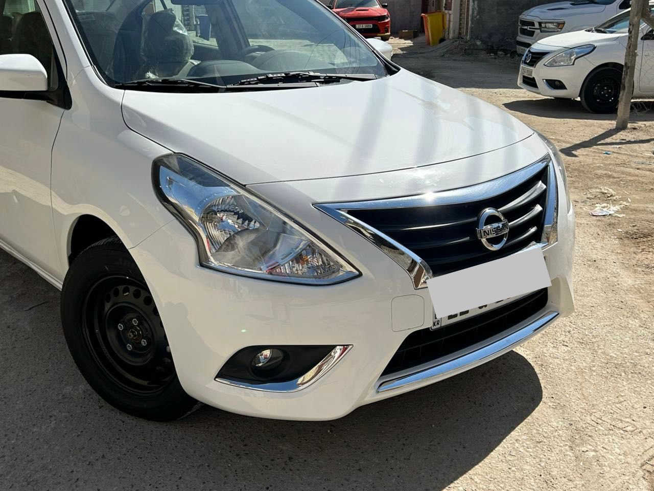 � نيسان صني 2025 مصري
رقم أربيل – تحويل مباشر

📏 ماشية 6000 كم 
المواصفات:
• كير  أوتوماتيك
• شاشة + كامرة خلفية
• تحكم ستيرن
• مرايا كهرباء
• حساسات خلفية
• تبريد امامي وخلفي
• ⁠4 جام كهرباء 

✅ مكفولة من الصبغ والبارد فقط تكحيل رصعة بالجاملغ الامامي 

💰 السعر: 12300$ 

📍 العنوان: بغداد – الدورة / مدخل البعيثة 
📞 ***********
