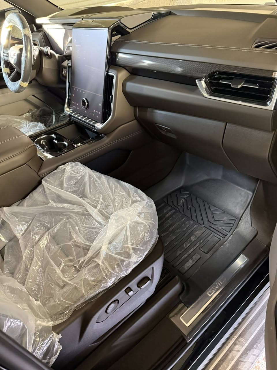 GMC 2025 ELEVATION 
ضمان وكالة المنصور 
زيرو رقم بغداد بأسمي سنويه 
السياره مغلفه تغليف كامل PPF ودرع جامه سويدي وداخل مغلف كامل وارضيات كلها اصلي 

سعر السيارة 678 $  
مكاني بغداد حي الجامعه 
***********
