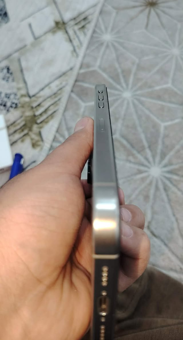 سلام عليكم آيفون 15برو ماكس البطاريه 91 تقرا ب الحاسبه 92 جهاز نضيف نفس ما تشوفون السعر مليون 125 مكان النجف الرقم ***********
