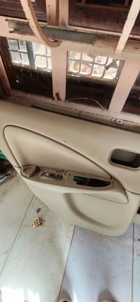 تخم بطاين مع يدات الكيلون والعطرات نظاف اخو الجديد السعر 80 الف مكاني ...